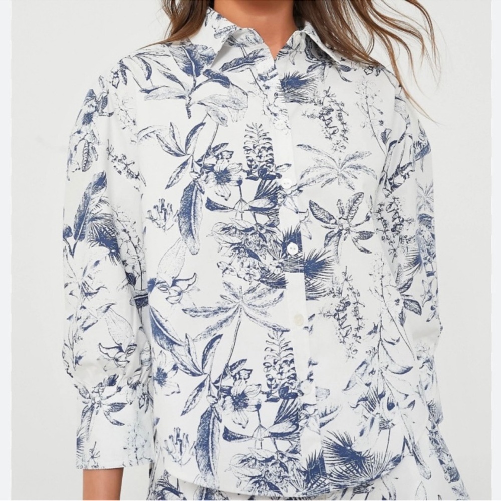 Tuckernuck Hyacinth House Whimsical Navy Floral Beau Boyfriend‎ Shirt